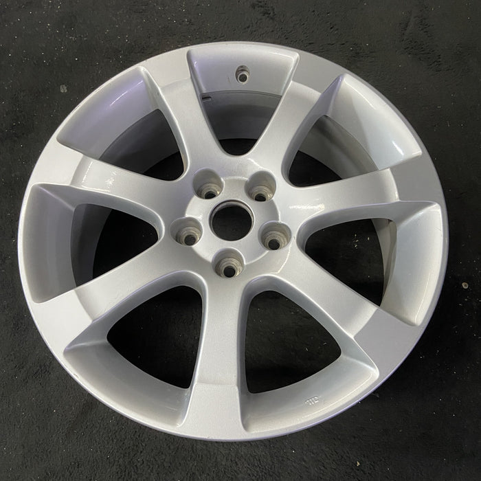 18" MAXIMA 07-08 18x7.5 , 7 spoke Original OEM Wheel Rim - Close-Up Detail