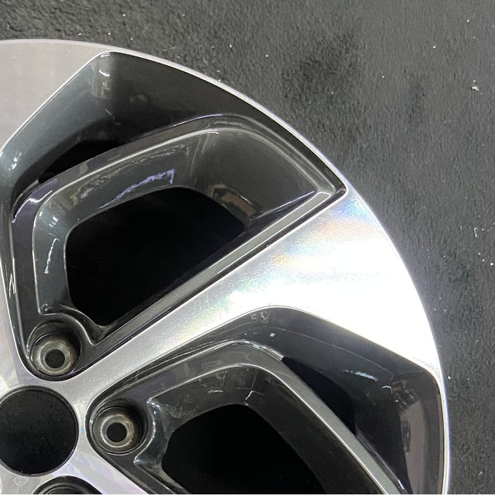 19" TUCSON 16 19x7.5 Original OEM Wheel Rim - Close-Up Detail