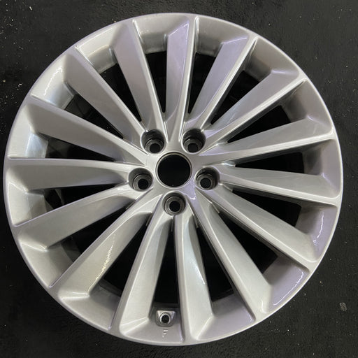 19" EQUUS 14-16 , 19x8 Original OEM Wheel Rim - Angle View