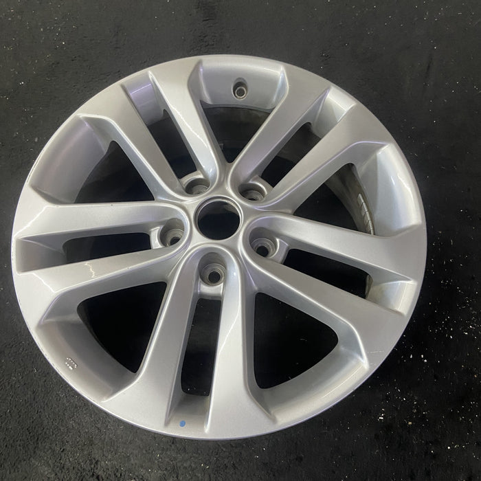17" JUKE 11-16 17x7 , , double spoke Original OEM Wheel Rim - Close-Up Detail