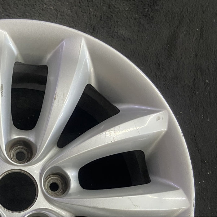 17" AZERA 06 17x7 alloy 10 spoke Original OEM Wheel Rim - Close-Up Detail