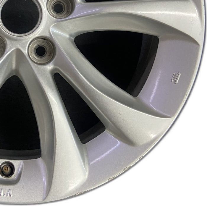 17" GENESIS 12-14 Sdn 17x7 5 double spoke Original OEM Wheel Rim - Close-Up Detail