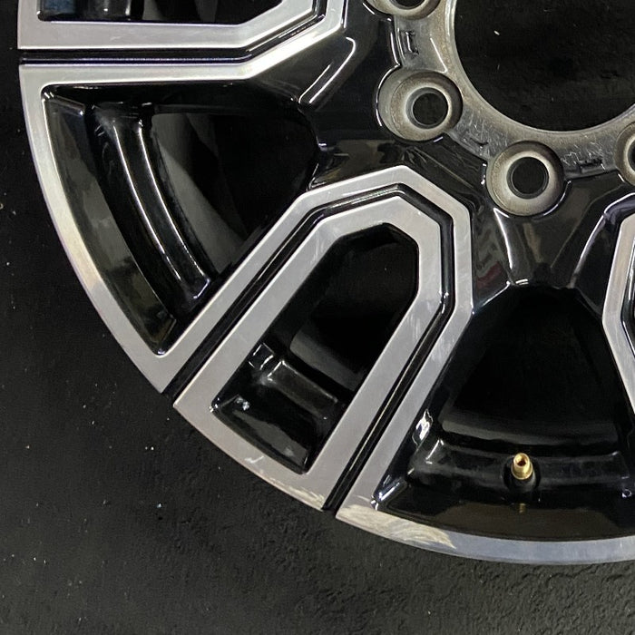 20" SIERRA 2500 PICKUP 20 20x8.5 12 spoke machined face accents black opt PYU - Additional View