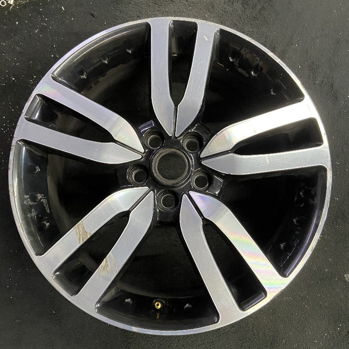 20" LR4 10-16 alloy 20x8.5 5 split spoke silver black inlay Original OEM Wheel - Front View