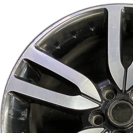 20" LR4 10-16 alloy 20x8.5 5 split spoke silver black inlay Original OEM Wheel - Angle View