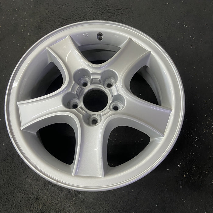 16" SANTA FE 01-04 Original OEM Wheel Rim - Close-Up Detail