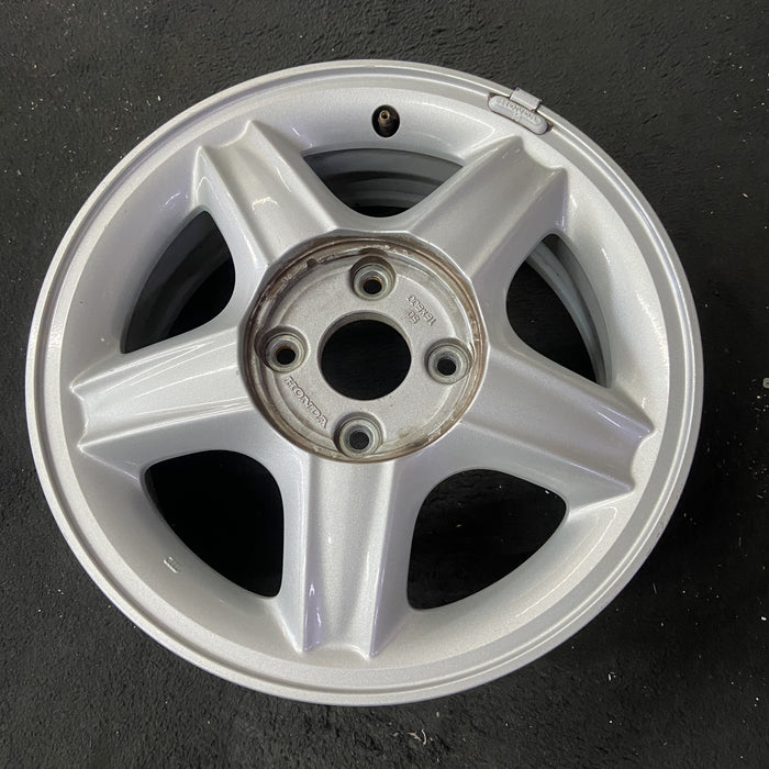 16" CL 97 16x6 , 5 spoke Original OEM Wheel Rim - Close-Up Detail