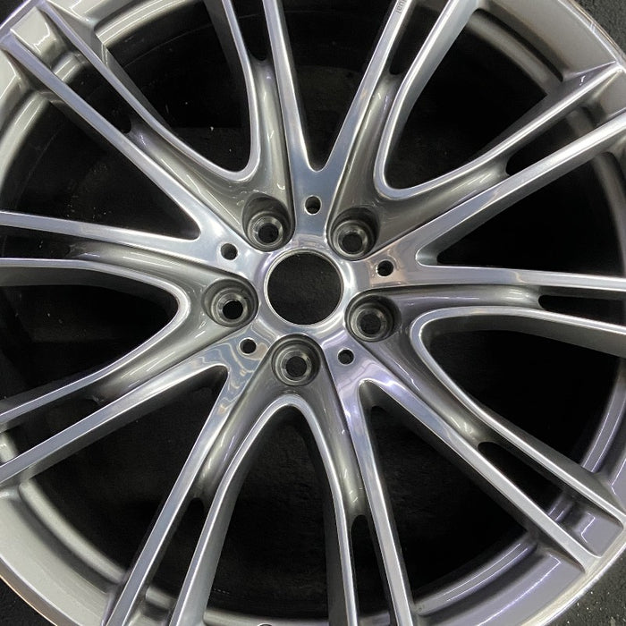 20" 640i GT 18 20x8.5, 5 spoke, V spoke Original OEM Wheel Rim - Angle View
