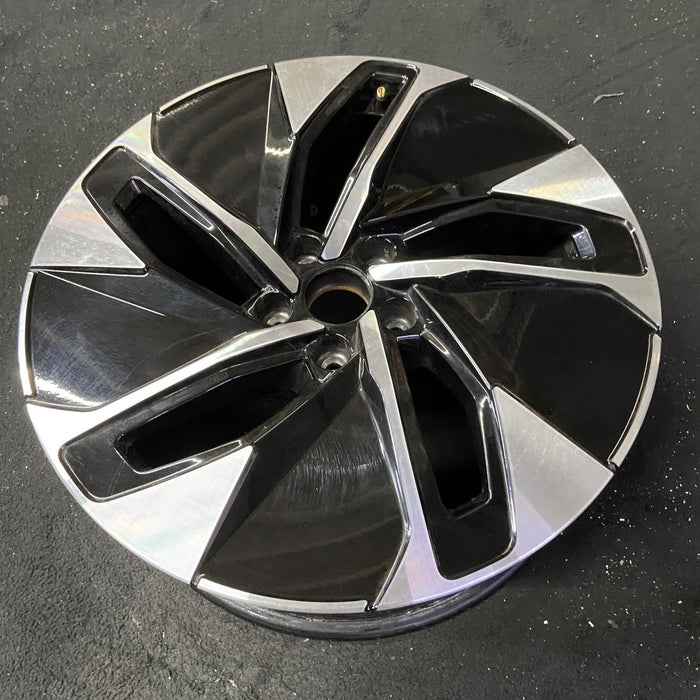 19" ID.4 21-22 19x8 , Original OEM Wheel Rim - Close-Up Detail