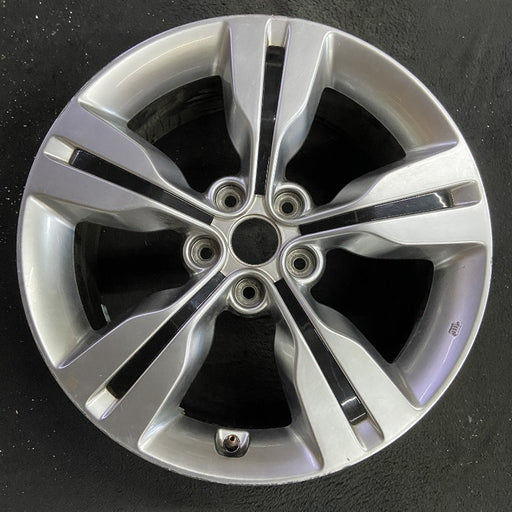 18" VELOSTER 12-15 18x7.5 w/body color accents Original OEM Wheel Rim - Front View