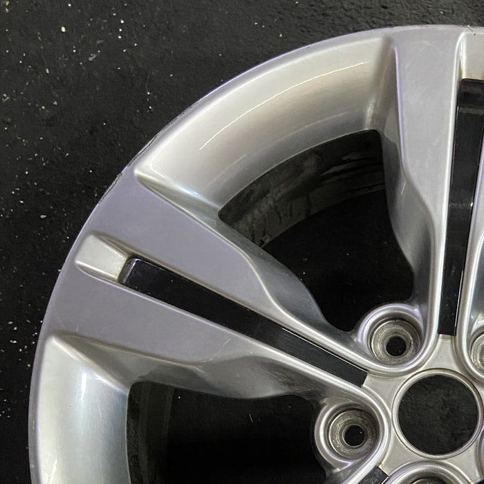 18" VELOSTER 12-15 18x7.5 w/body color accents Original OEM Wheel Rim - Side Profile