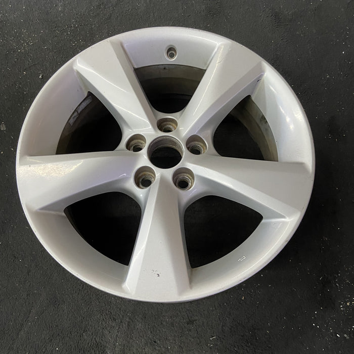 18" LEXUS RX350 10-15 18x7.5 , Original OEM Wheel Rim - Close-Up Detail