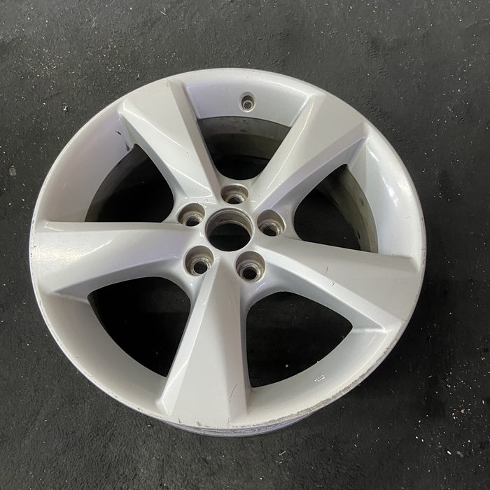 18" LEXUS RX350 10-15 18x7.5 , Original OEM Wheel Rim - Close-Up Detail
