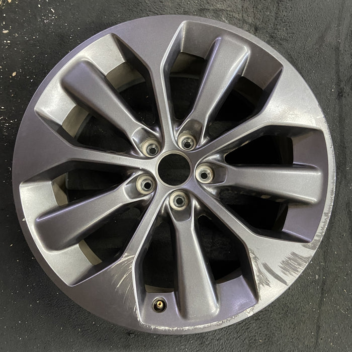 19" CHEROKEE 19 19x7.5, Original OEM Wheel Rim - Angle View