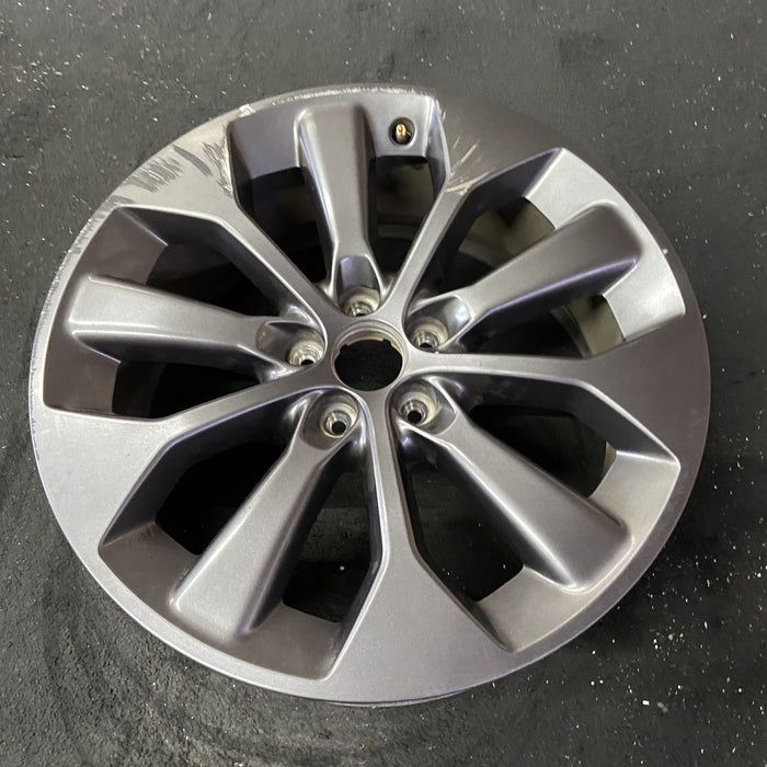19" CHEROKEE 19 19x7.5, Original OEM Wheel Rim - Close-Up Detail