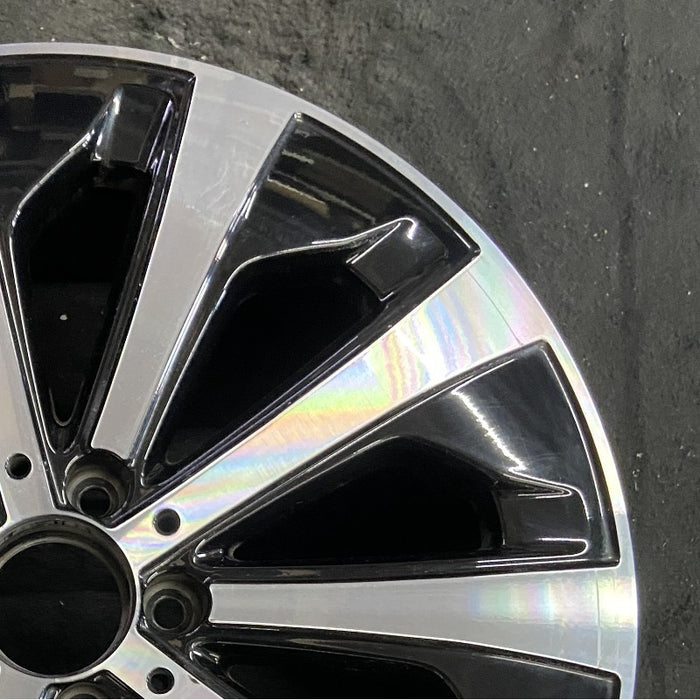 19" MERCEDES GLA-CLASS 21-23 247 Type, GLA250, 19x7.5, 10 angled spokes - Close-Up Detail