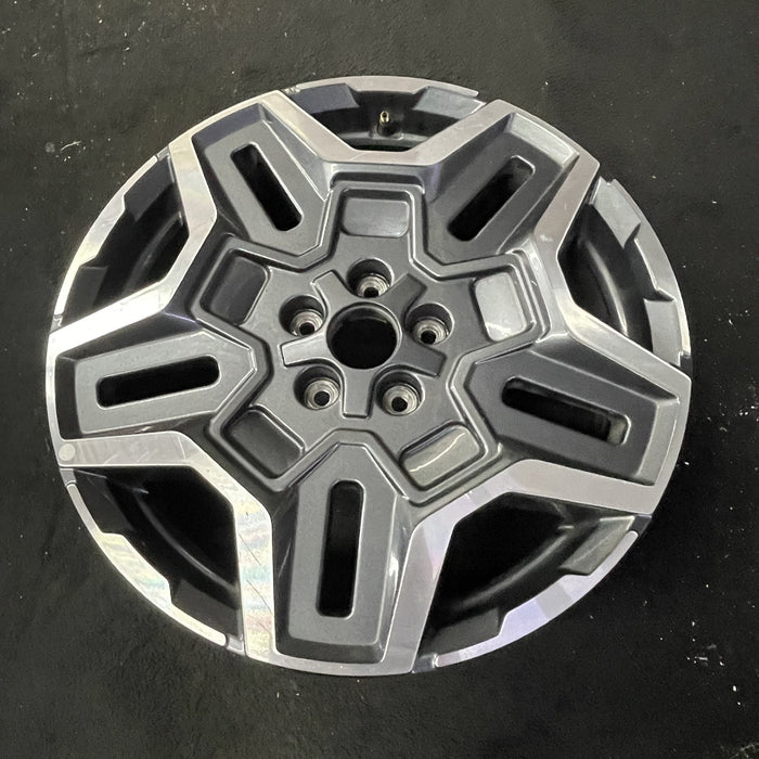 19" SANTA FE 21 19x7.5 Original OEM Wheel Rim - Close-Up Detail