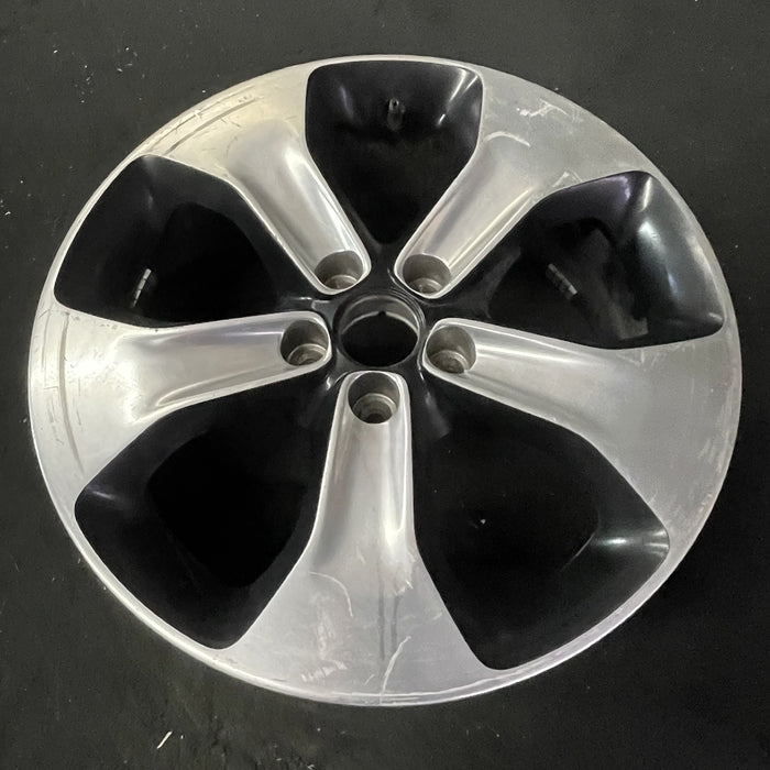 18" COMPASS 17 , , 18x7, , , , straight spoke, Original OEM Wheel Rim - Close-Up Detail