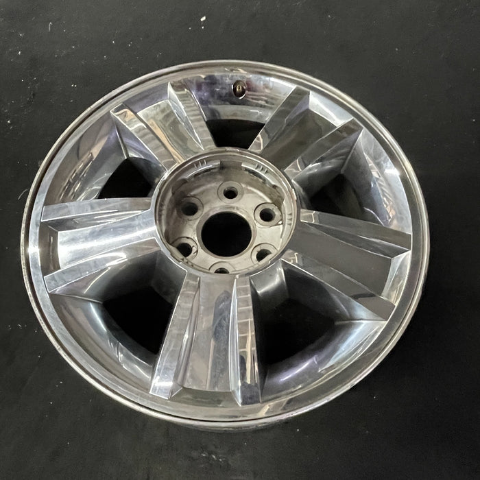 20" AVALANCHE 1500 09-10 20x8.5, 5 spoke, covered lug nuts, grooved spoke - Close-Up Detail
