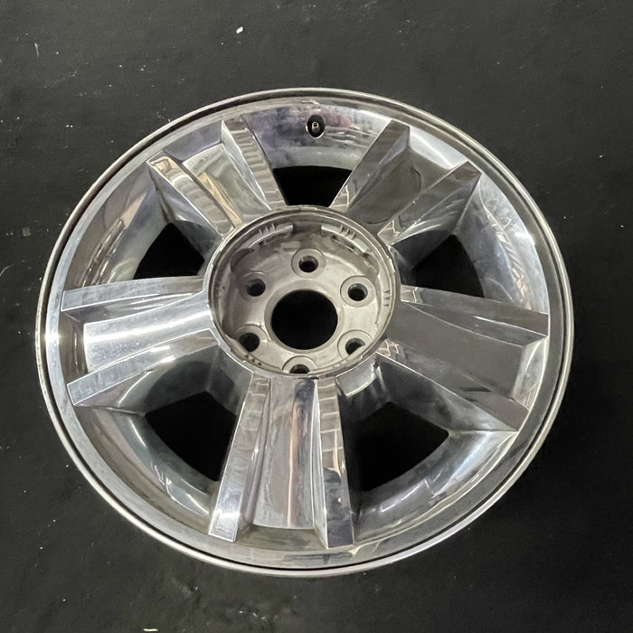 20" AVALANCHE 1500 09-10 20x8.5, 5 spoke, covered lug nuts, grooved spoke - Close-Up Detail