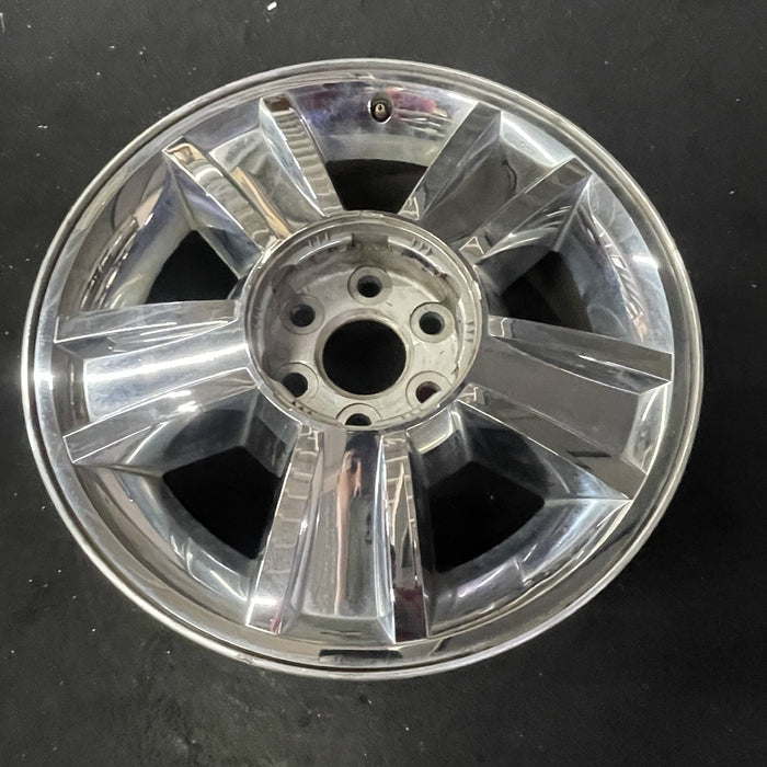 20" AVALANCHE 1500 09-10 20x8.5, 5 spoke, covered lug nuts, grooved spoke - Close-Up Detail