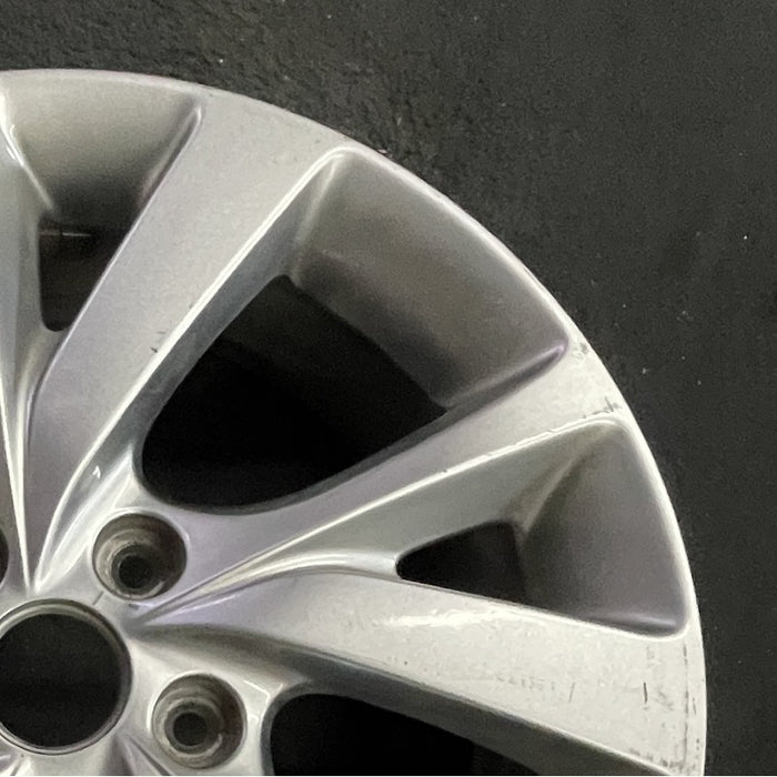 17" VELOSTER 16 17x7 Original OEM Wheel Rim - Close-Up Detail