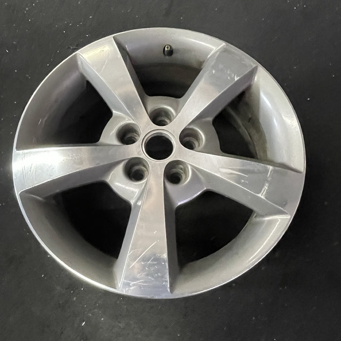 17" MALIBU 08 17x7, aluminum, 5 single spoke, machined finish Original OEM - Close-Up Detail
