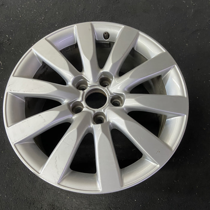 17" AUDI A4 13-16 17x8 Original OEM Wheel Rim - Close-Up Detail