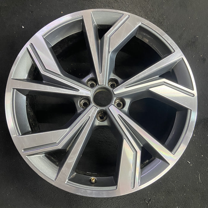 20" Q4 E-TRON 22 20x8, 10 spoke, bent spoke Original OEM Wheel Rim - Angle View