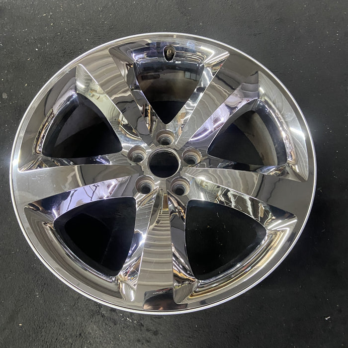 20" CHALLENGER 11-12 20x8, , chrome clad, lug nut centered between spokes - Close-Up Detail