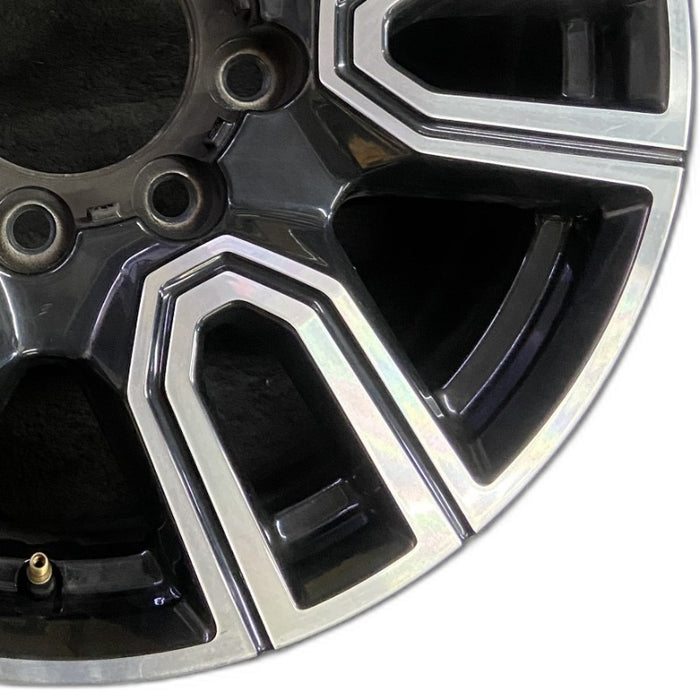 20" SIERRA 2500 PICKUP 20 20x8.5 12 spoke machined face accents black opt PYU - Close-Up Detail