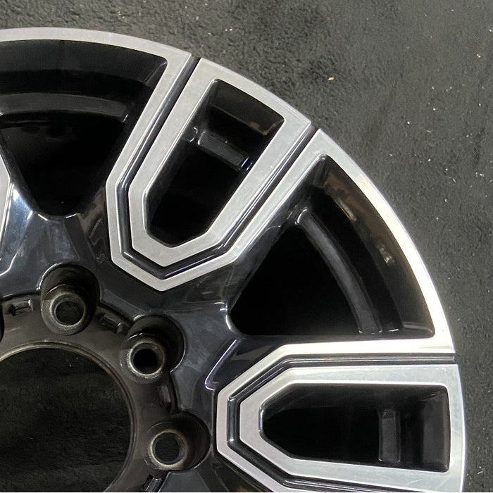 20" SIERRA 2500 PICKUP 20 20x8.5 12 spoke machined face accents black opt PYU - Close-Up Detail