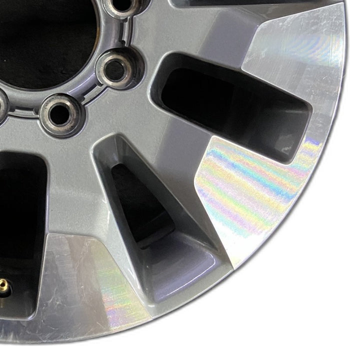 20" SILVERADO 2500 PICKUP 21-23 20x8.5 10 spoke machined gray opt Q86 dark gray - Close-Up Detail