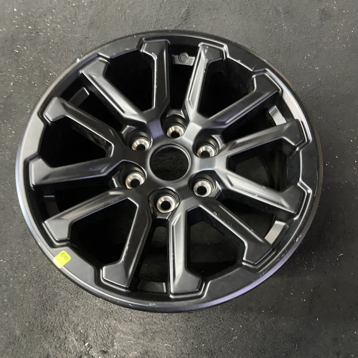 17" FORD F150 RAPTOR 24-25 , 6 spoke, V spoke Original OEM Wheel Rim - Close-Up Detail