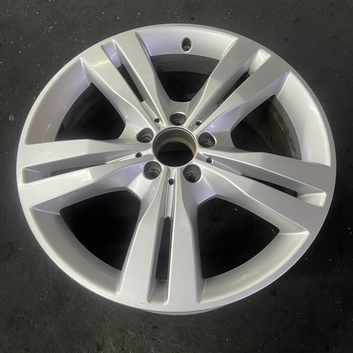 19" MERCEDES ML-CLASS 15 166 Type, ML250, 19x8 Original OEM Wheel Rim - Close-Up Detail