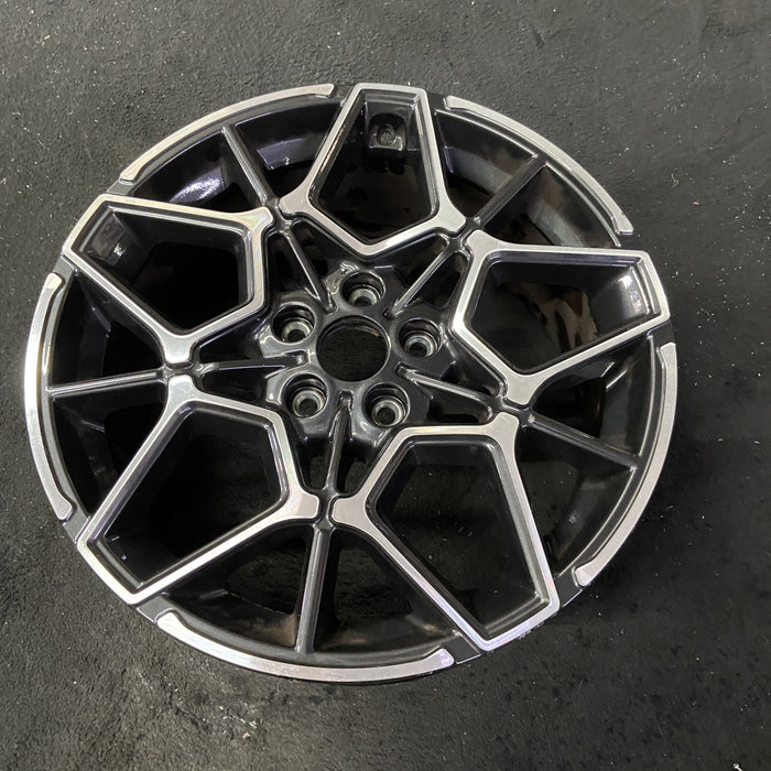 19" KONA 23 19x8 Original OEM Wheel Rim - Close-Up Detail