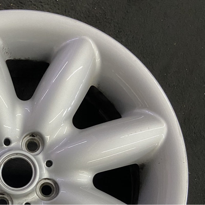 17" MINI COOPER 03-06 17x7 alloy 8 spoke white Original OEM Wheel Rim - Close-Up Detail