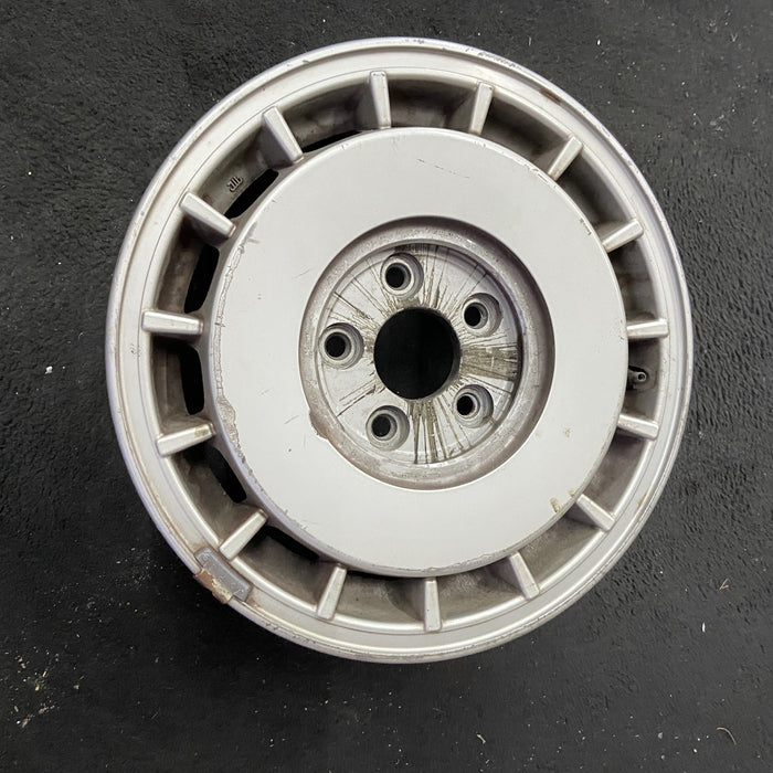 15" INFINITI Q45 90-92 15x6 , front steering Original OEM Wheel Rim - Close-Up Detail