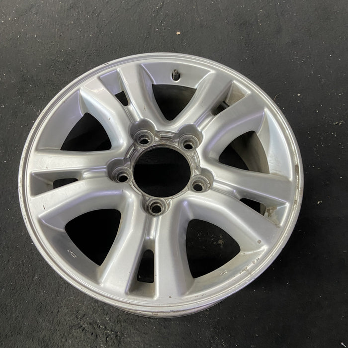 18" LEXUS LX470 03-04 Original OEM Wheel Rim - Close-Up Detail
