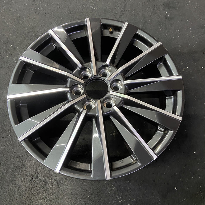 22" GX550 24-25 22x7.5 Original OEM Wheel Rim - Close-Up Detail