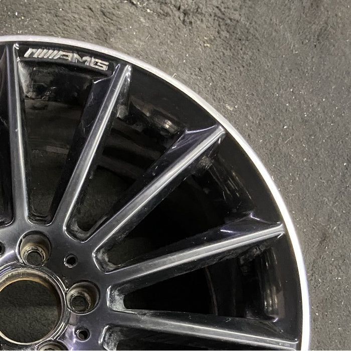 19" MERCEDES GLA-CLASS 18-19 156 Type GLA250 19x8 14 spoke black with machined - Close-Up Detail