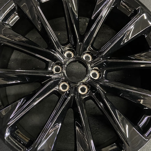 24" ESCALADE 25 24x9.5 12 spoke black opt 5FE Original OEM Wheel Rim - Angle View
