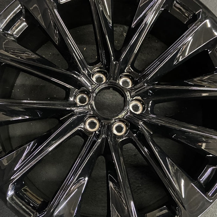 24" ESCALADE 25 24x9.5 12 spoke black opt 5FE Original OEM Wheel Rim - Angle View