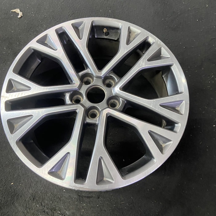 18" ESCAPE 20-21 18x7 , Original OEM Wheel Rim - Close-Up Detail