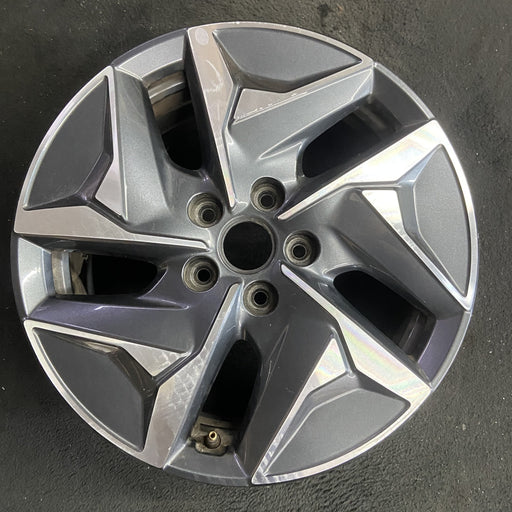 17" SORENTO 21-24 hybrid, 17x7 Original OEM Wheel Rim - Angle View