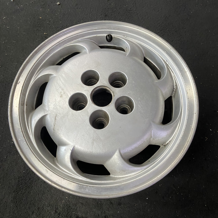 16" EIGHTY EIGHT 92-93 16x7 , 8 slot Original OEM Wheel Rim - Close-Up Detail