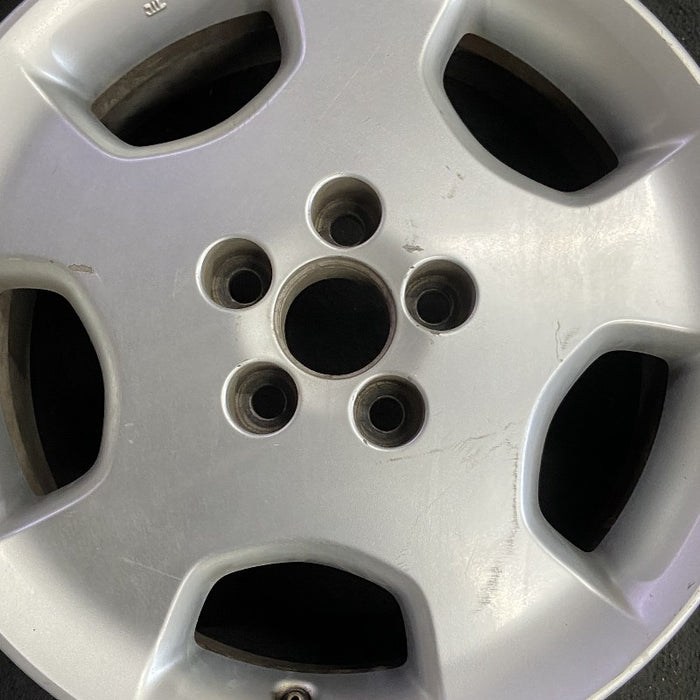 17" HIGHLANDER 03-05 17x6.5 alloy Original OEM Wheel Rim - Angle View