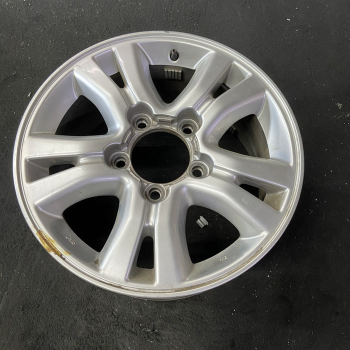18" LEXUS LX470 03-04 Original OEM Wheel Rim - Close-Up Detail