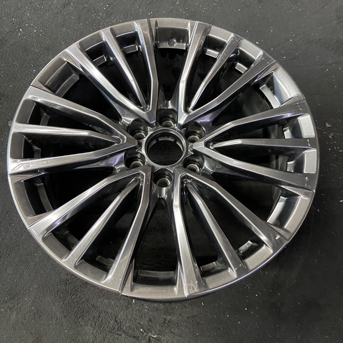 22" ESCALADE 23 22x9, 6 spoke Original OEM Wheel Rim - Close-Up Detail