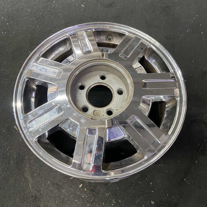 16" DEVILLE 03-05 5 lug, Base, 16x7, , chrome, opt QC6 Original OEM Wheel Rim - Close-Up Detail